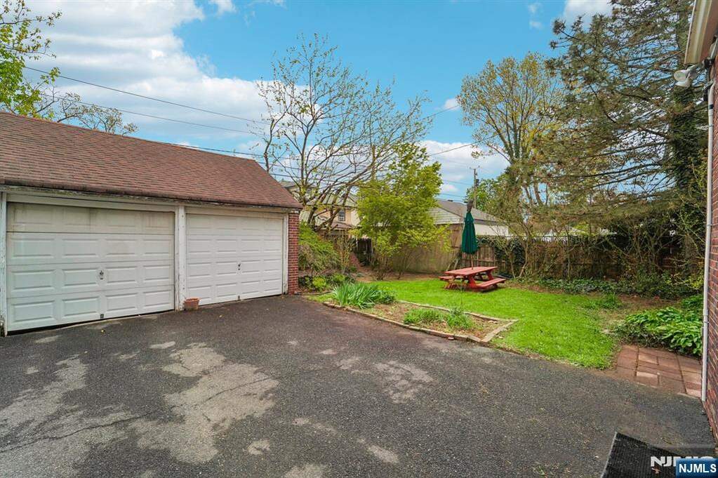 3 Bedroom Single Family Home/House's Image 8