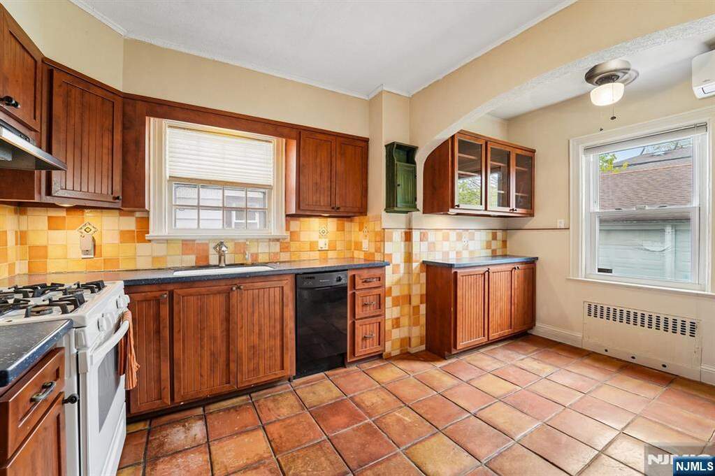 3 Bedroom Single Family Home/House's Image 17