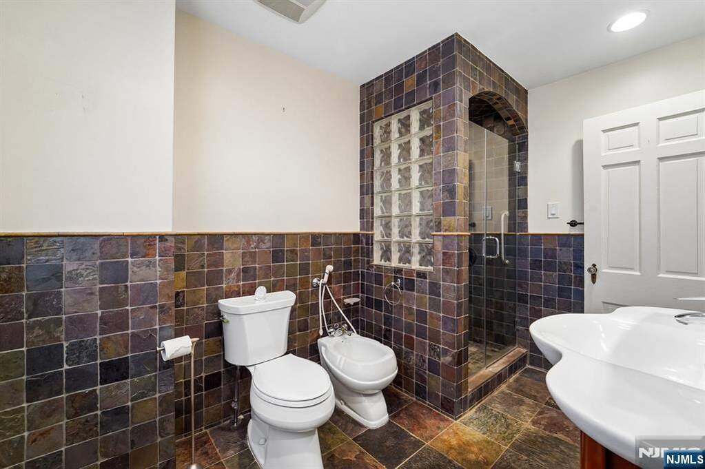 3 Bedroom Single Family Home/House's Image 29