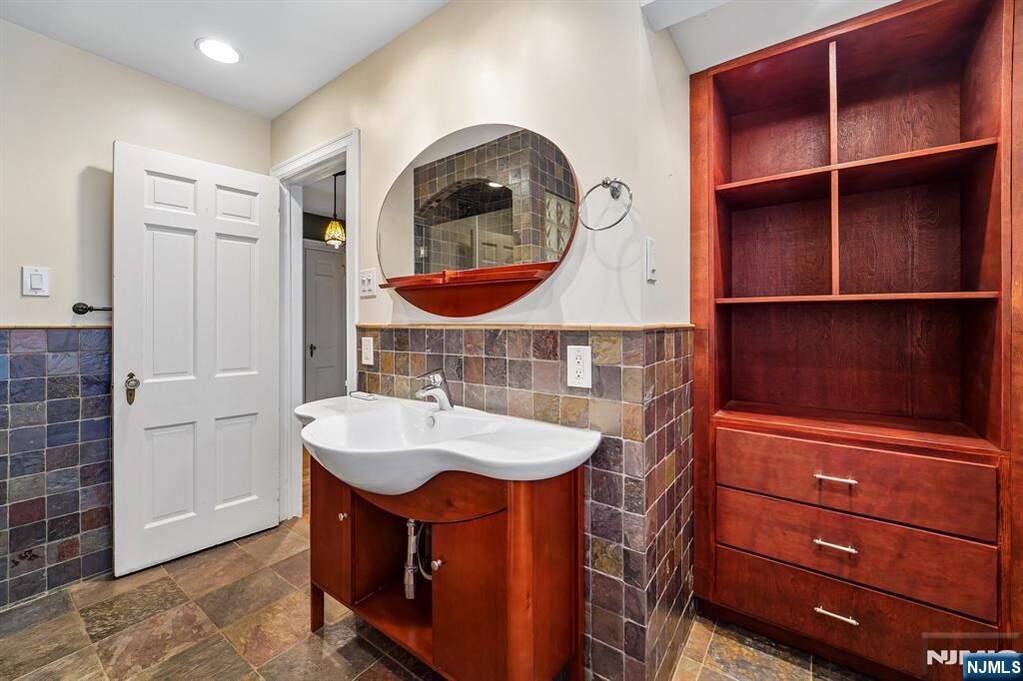 3 Bedroom Single Family Home/House's Image 30