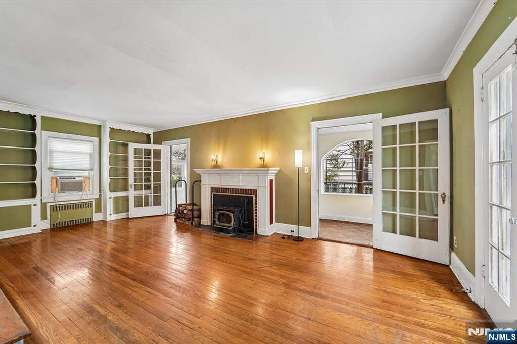 3 Bedroom Single Family Home/House's Image 35