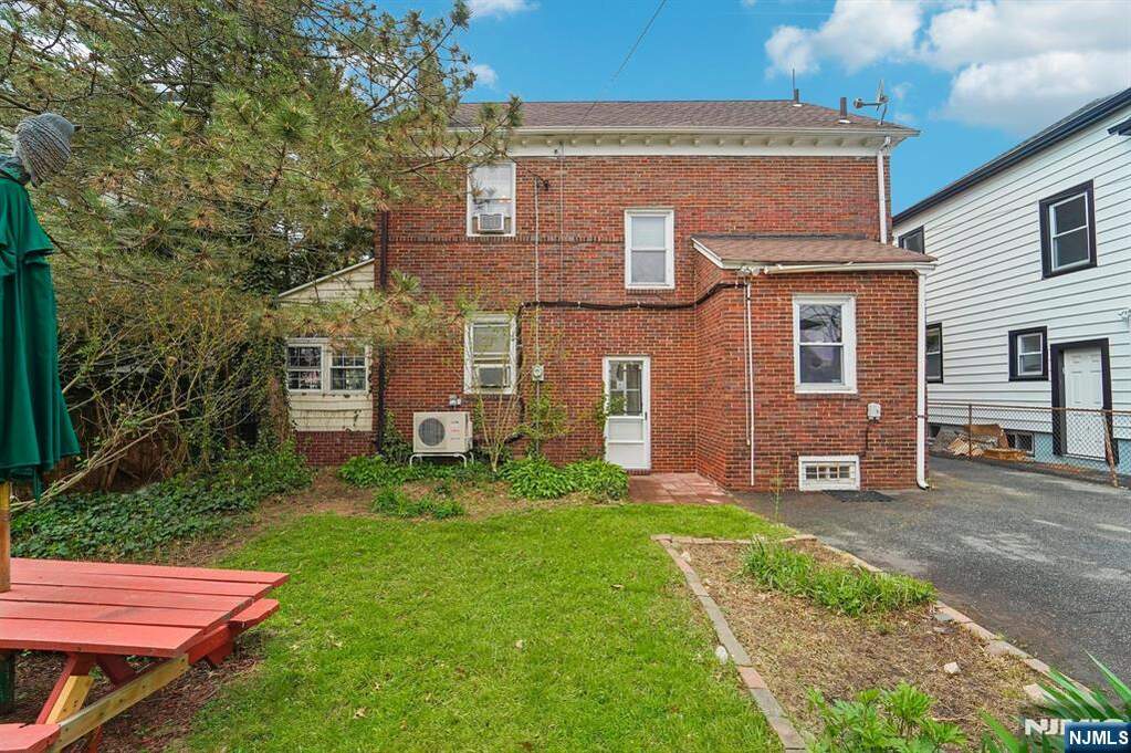 3 Bedroom Single Family Home/House's Image 6