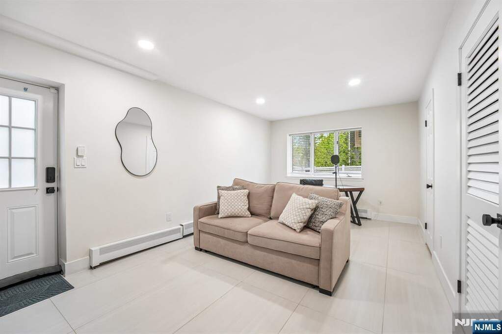 3 Bedroom Villa/Townhouse's Image 19