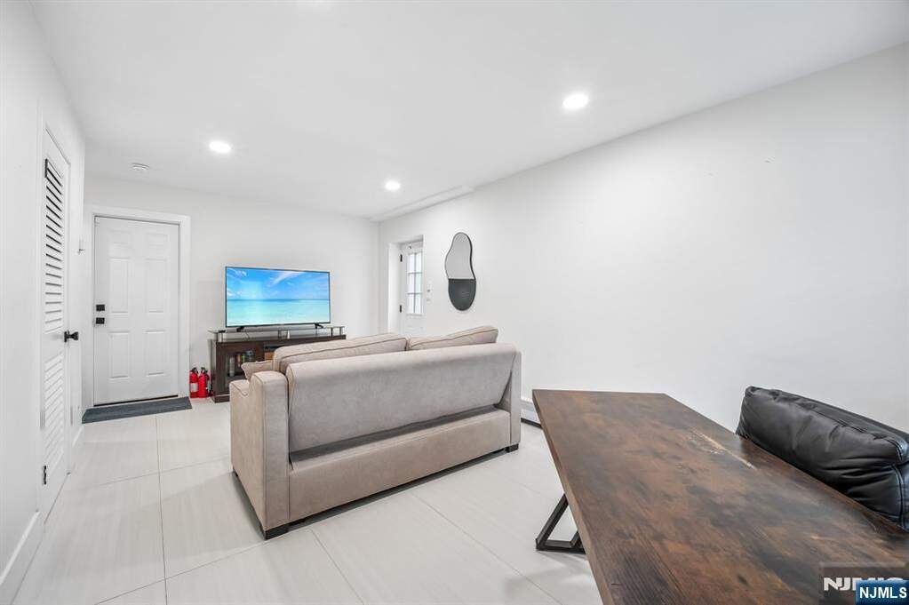 3 Bedroom Villa/Townhouse's Image 20