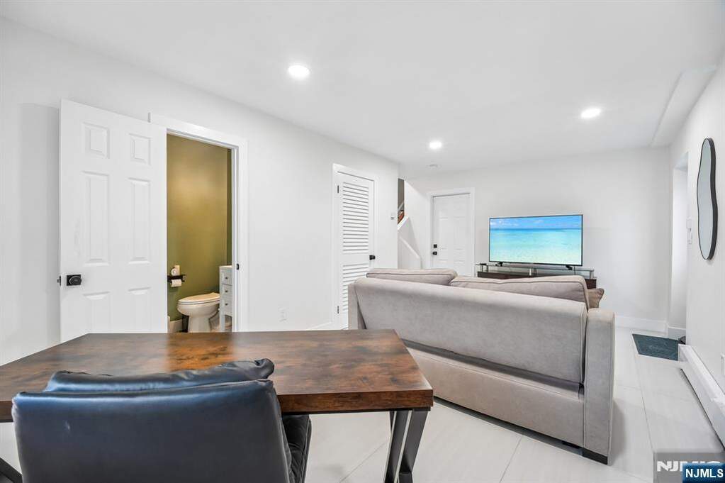 3 Bedroom Villa/Townhouse's Image 22