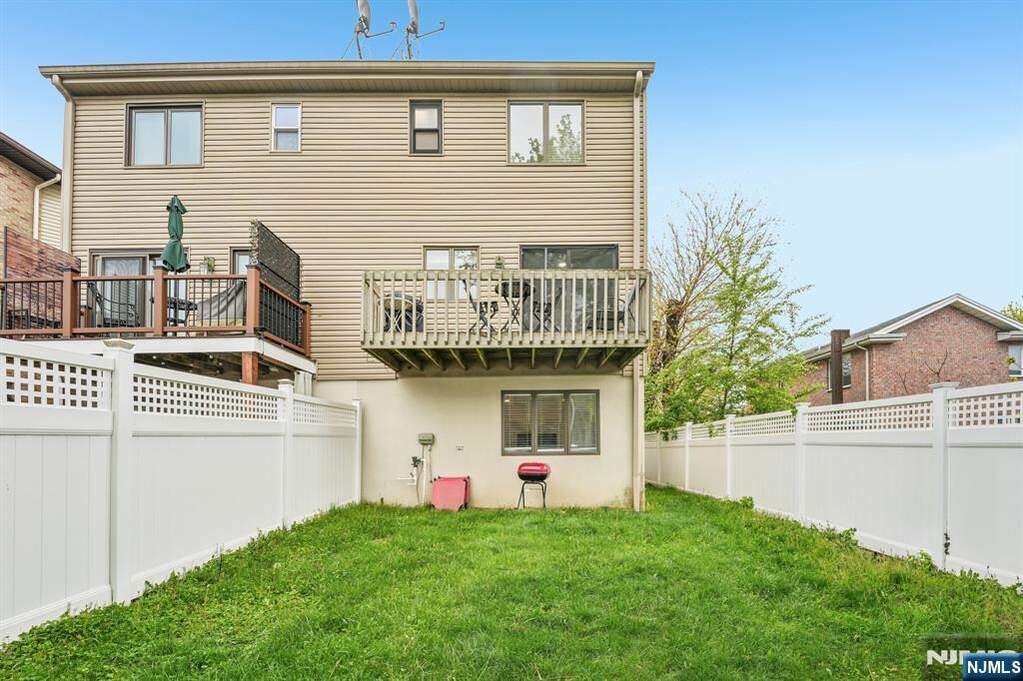 3 Bedroom Villa/Townhouse's Image 26
