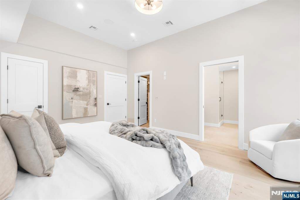 3 Bedroom Villa/Townhouse's Image 13