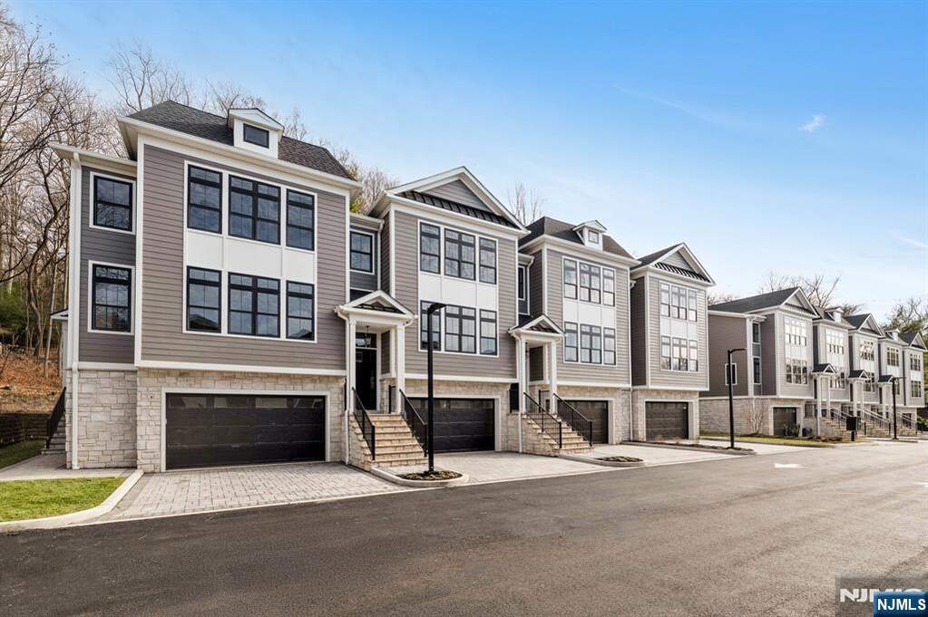 3 Bedroom Villa/Townhouse's Image 31