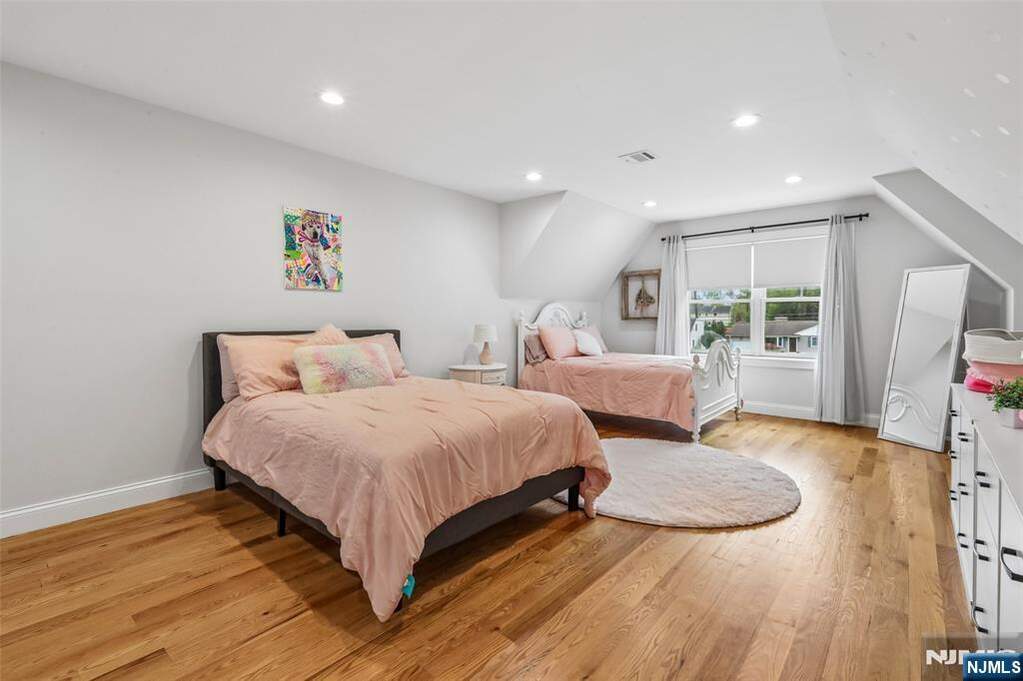 4 Bedroom Single Family Home/House's Image 24