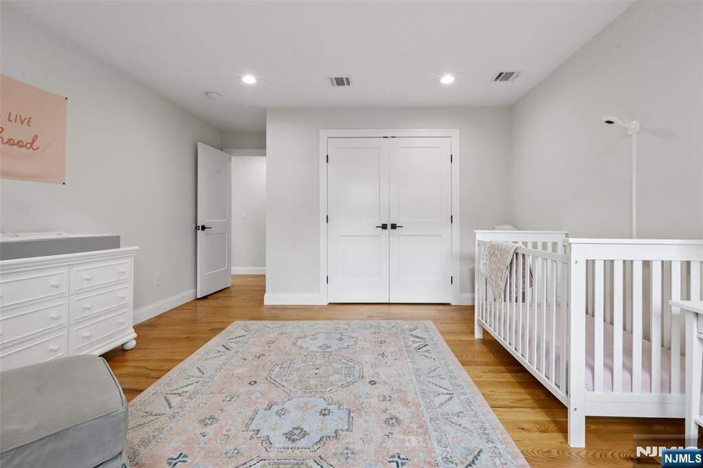 4 Bedroom Single Family Home/House's Image 28