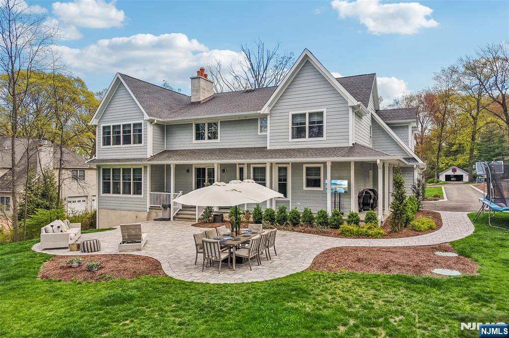 4 Bedroom Single Family Home/House's Image 37