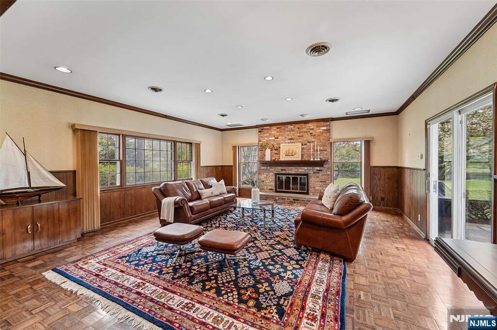 4 Bedroom Single Family Home/House's Image 14