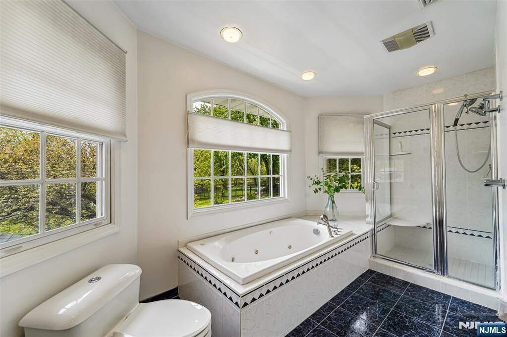 4 Bedroom Single Family Home/House's Image 20