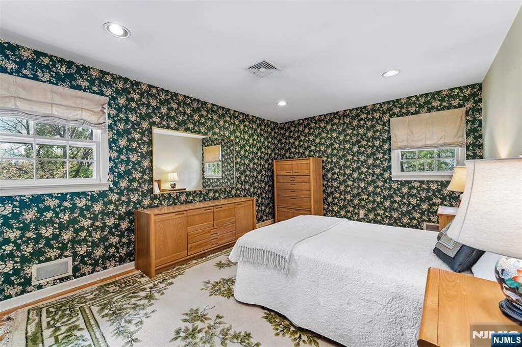 4 Bedroom Single Family Home/House's Image 22