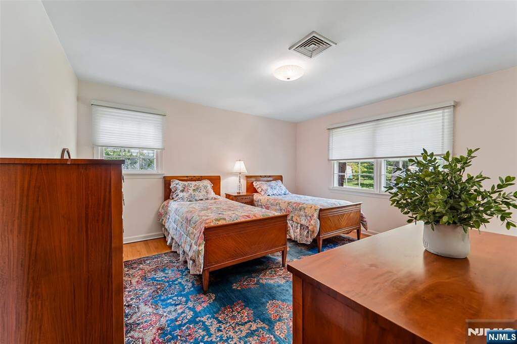 4 Bedroom Single Family Home/House's Image 26