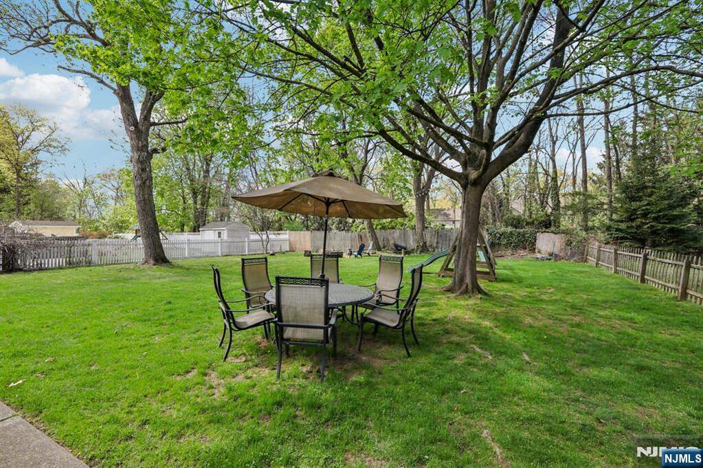 4 Bedroom Single Family Home/House's Image 21