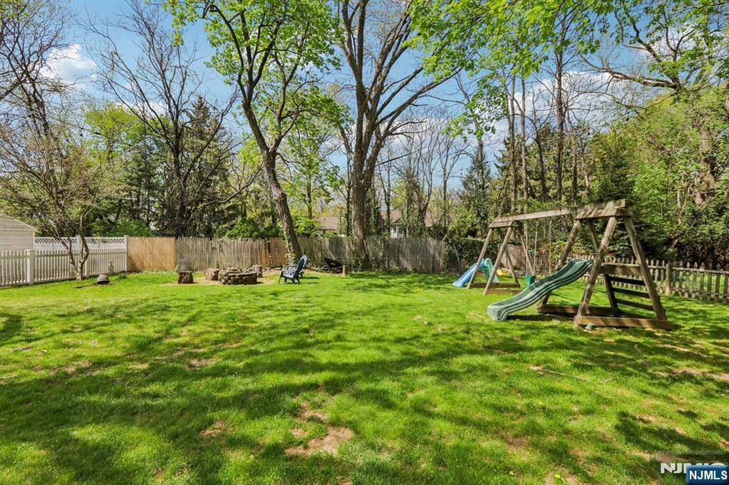 4 Bedroom Single Family Home/House's Image 22