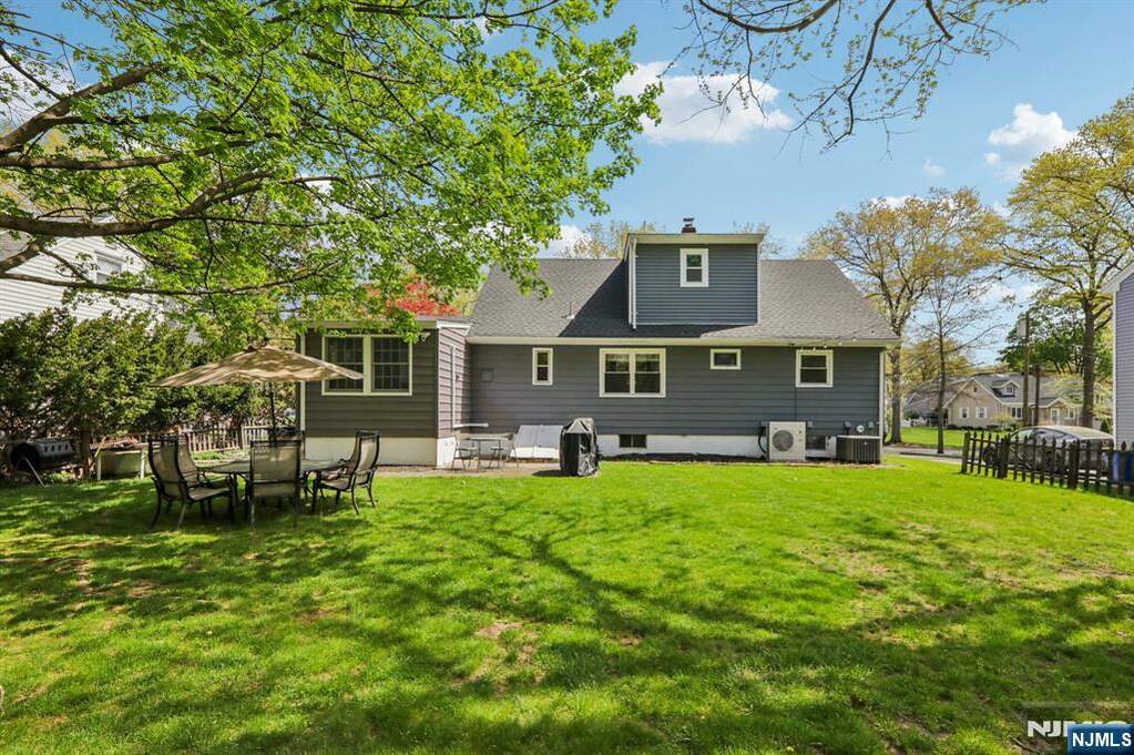 4 Bedroom Single Family Home/House's Image 23