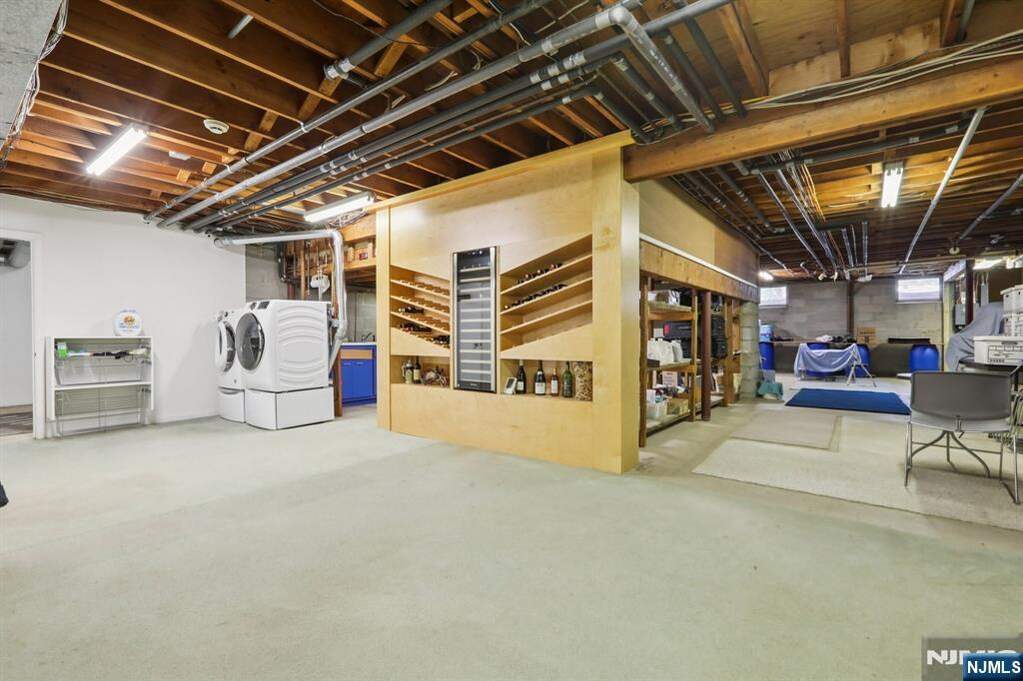 5 Bedroom Single Family Home/House's Image 32