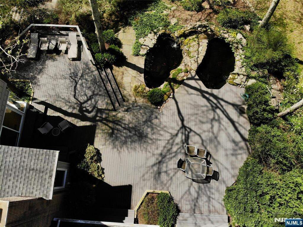 5 Bedroom Single Family Home/House's Image 39