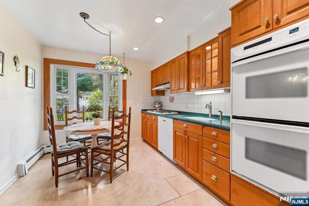 3 Bedroom Single Family Home/House's Image 10