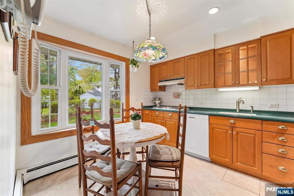 3 Bedroom Single Family Home/House's Image 11