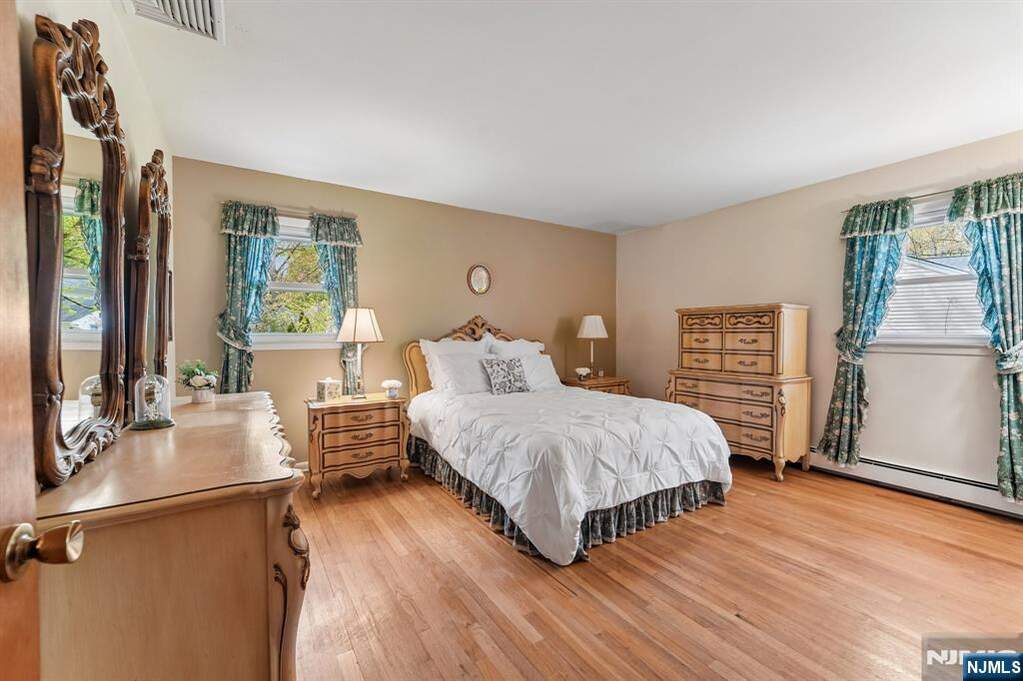 3 Bedroom Single Family Home/House's Image 15