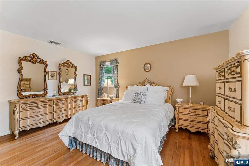 3 Bedroom Single Family Home/House's Image 17