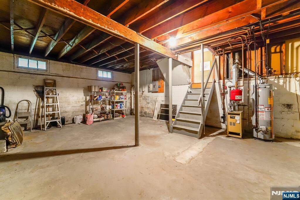 3 Bedroom Single Family Home/House's Image 24