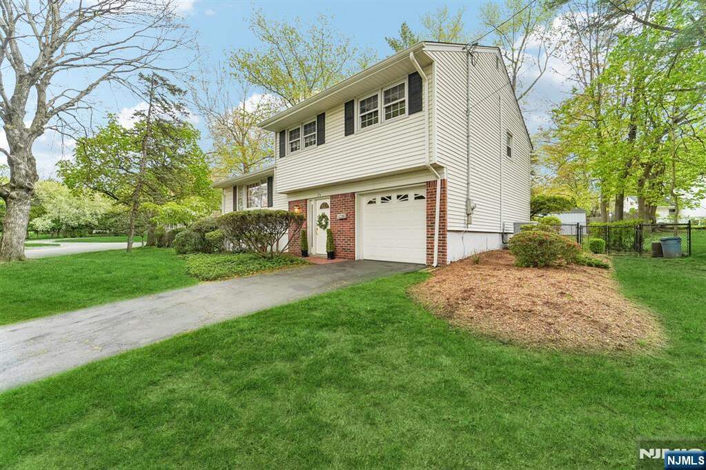 3 Bedroom Single Family Home/House's Image 26