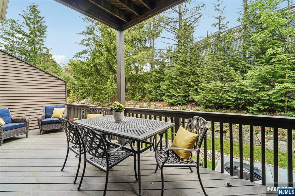 2 Bedroom Villa/Townhouse's Image 15
