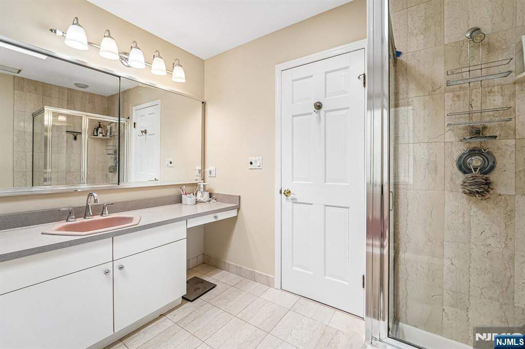 2 Bedroom Villa/Townhouse's Image 21