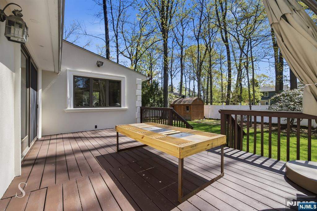 4 Bedroom Single Family Home/House's Image 12