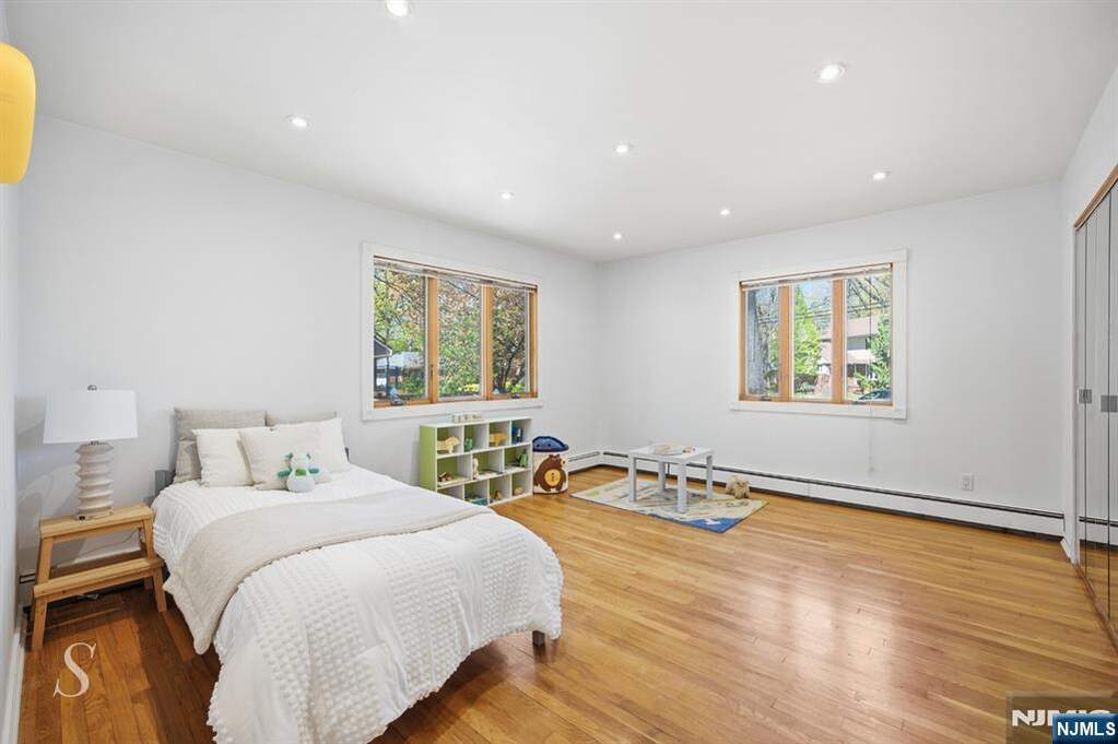4 Bedroom Single Family Home/House's Image 15