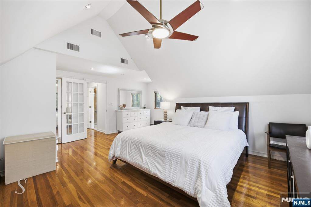 4 Bedroom Single Family Home/House's Image 25