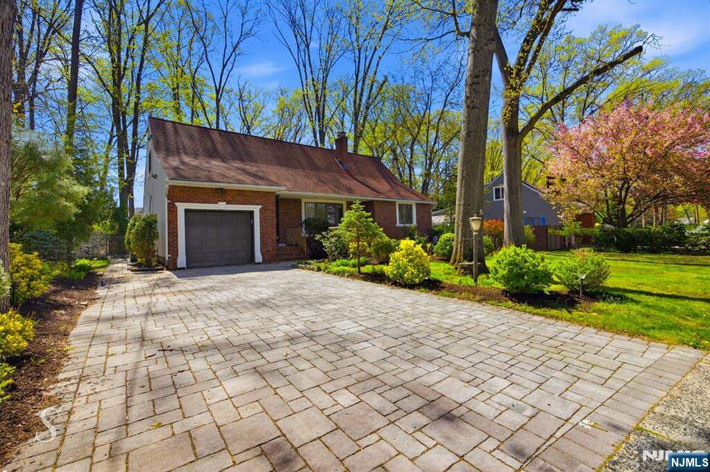 4 Bedroom Single Family Home/House's Image 28
