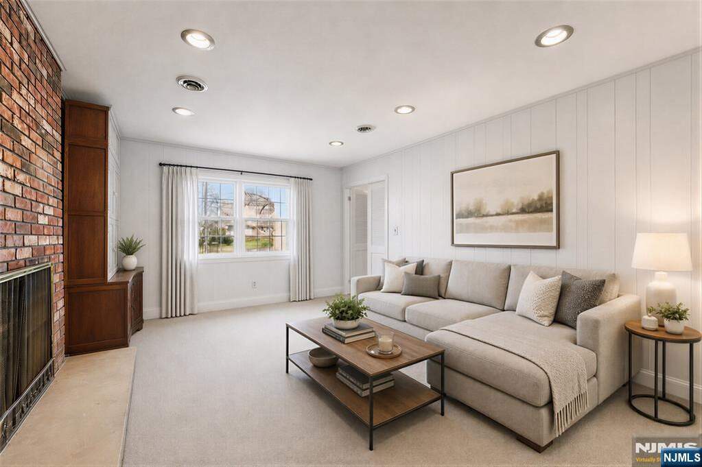 4 Bedroom Single Family Home/House's Image 11