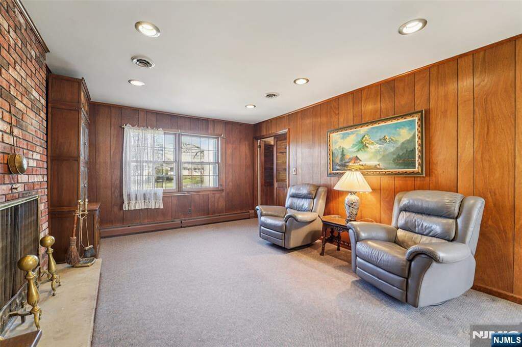 4 Bedroom Single Family Home/House's Image 12