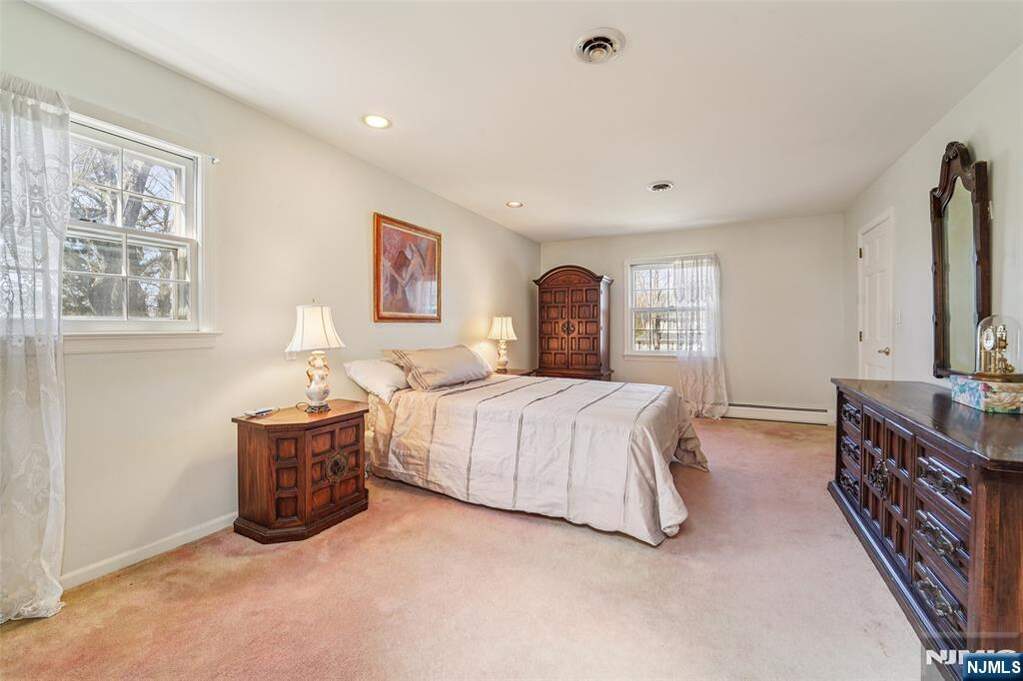 4 Bedroom Single Family Home/House's Image 15