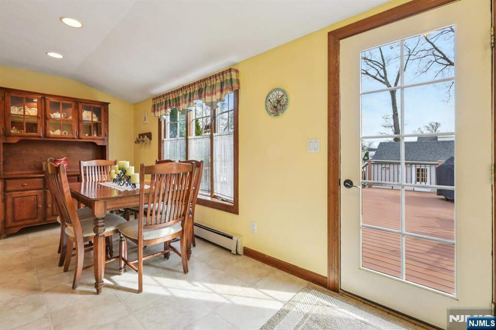 4 Bedroom Single Family Home/House's Image 7