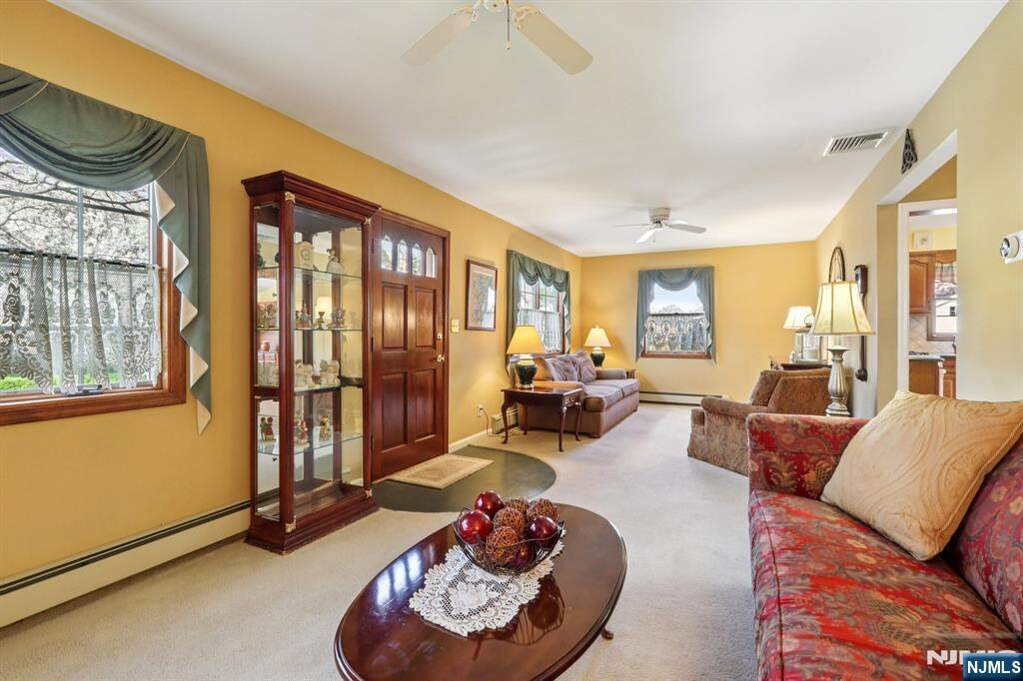 4 Bedroom Single Family Home/House's Image 16