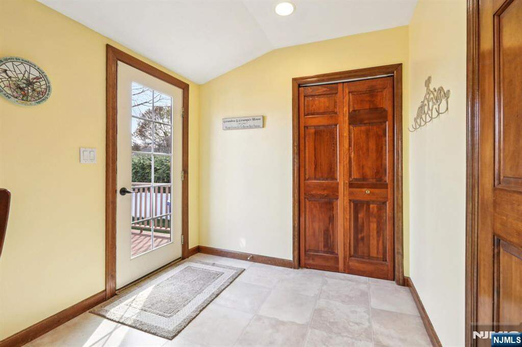 4 Bedroom Single Family Home/House's Image 17