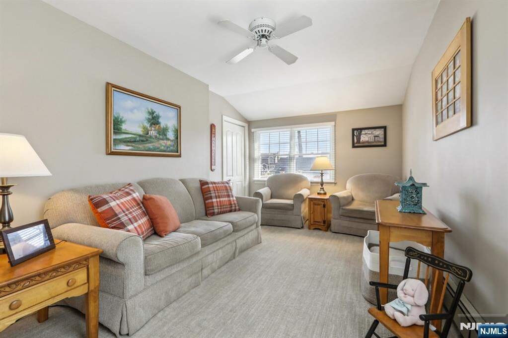 4 Bedroom Single Family Home/House's Image 20