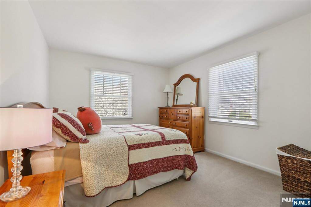4 Bedroom Single Family Home/House's Image 27
