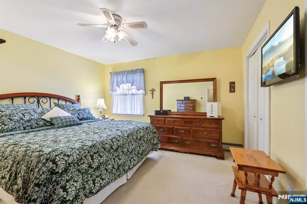 4 Bedroom Single Family Home/House's Image 31