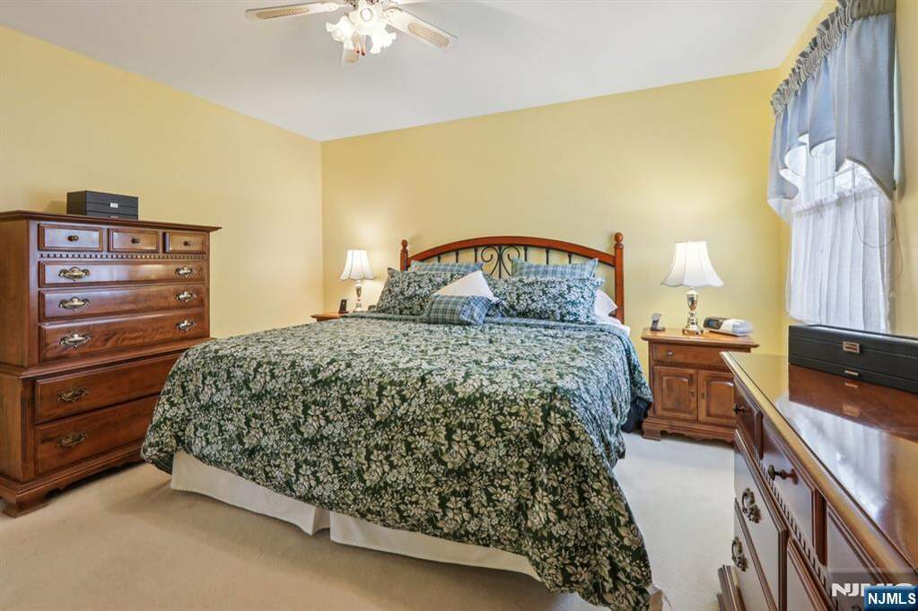4 Bedroom Single Family Home/House's Image 32