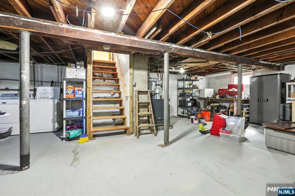 4 Bedroom Single Family Home/House's Image 34