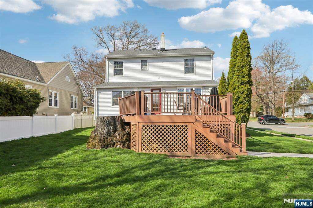 4 Bedroom Single Family Home/House's Image 38
