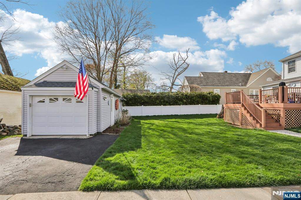4 Bedroom Single Family Home/House's Image 40