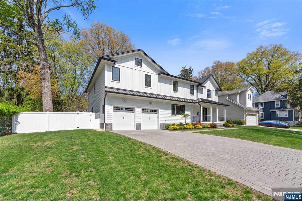 4 Bedroom Single Family Home/House's Image 15